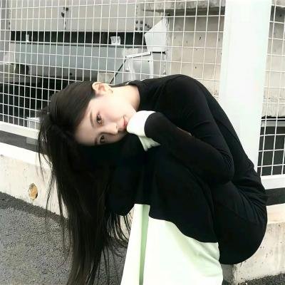 9顶假发的女孩